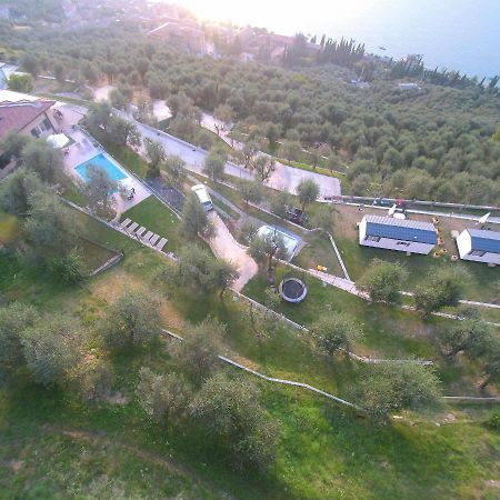 Agricampeggio Relax Maxicaravan Castelletto Di Brenzone Luaran gambar