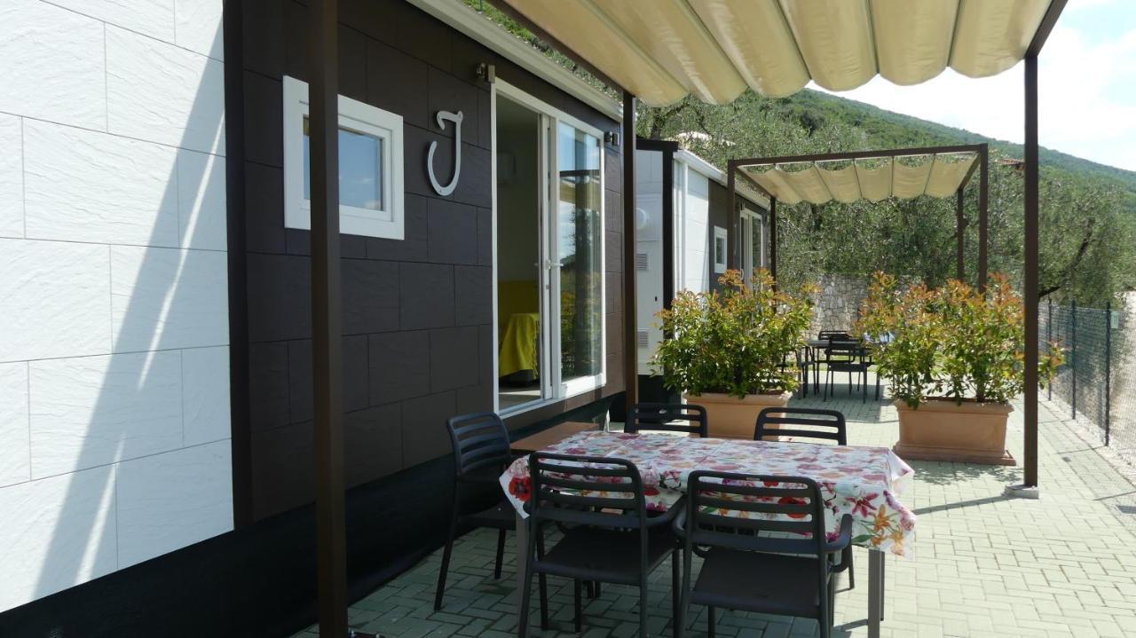 Agricampeggio Relax Maxicaravan Castelletto Di Brenzone Luaran gambar