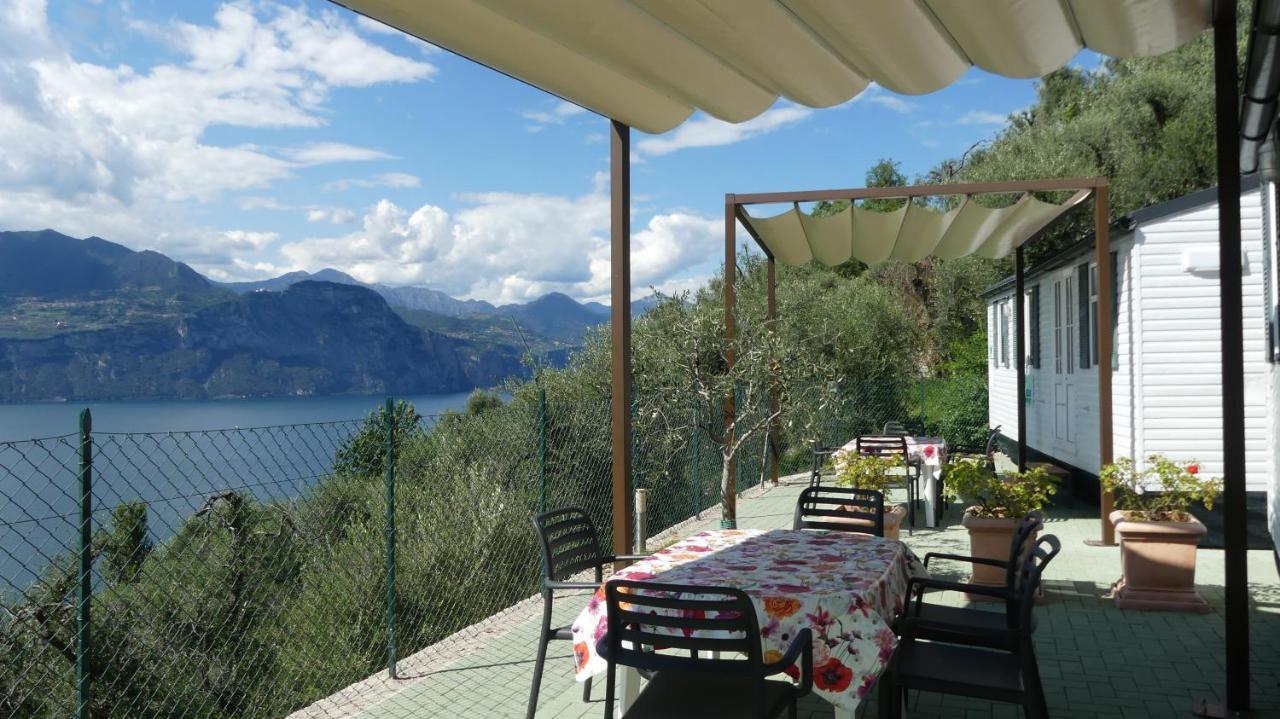 Agricampeggio Relax Maxicaravan Castelletto Di Brenzone Luaran gambar