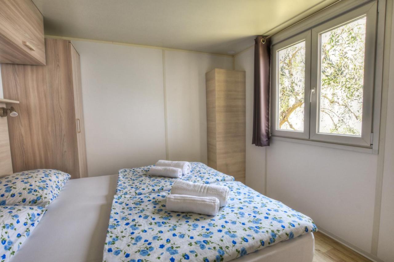Agricampeggio Relax Maxicaravan Castelletto Di Brenzone Luaran gambar
